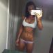 Fitgirl pour séance photo coquine