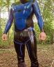 Vous cherchez un homme en Latex ?