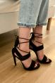 Magnifiques pieds pour séance d’adoration