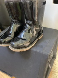 Paire de botte noire UGG